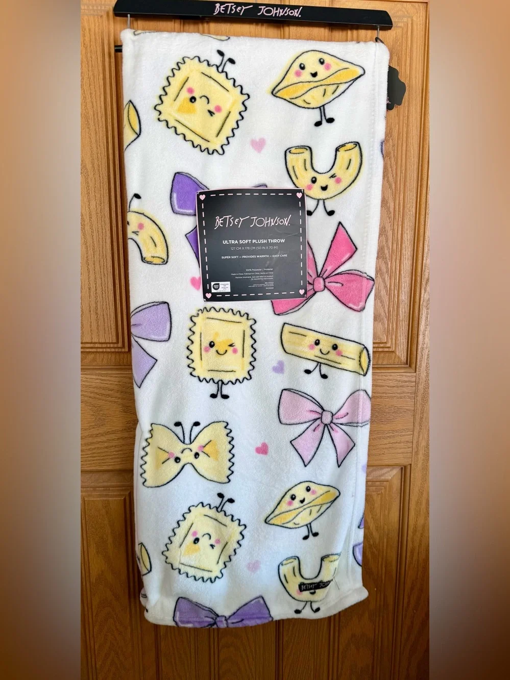 Betsey Johnson Ultra Soft Plush Throw Blanket – NWT – 50
